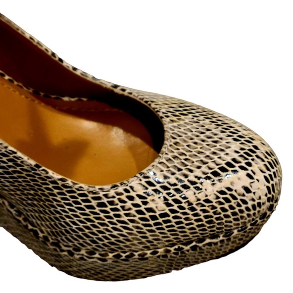 B. Makowsky snakeskin look wedge heels size 6.5 - Picture 4 of 11